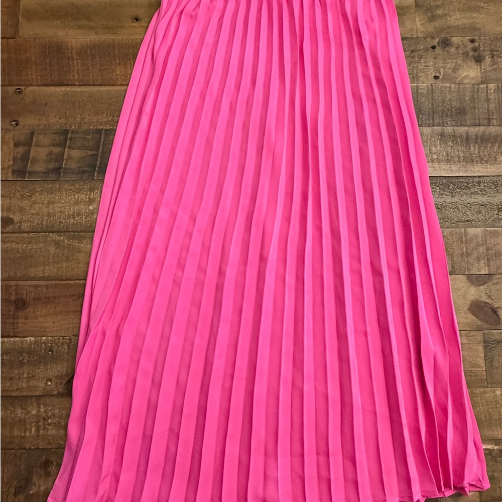 Elegant Pink Pleated Long skirt - size medium